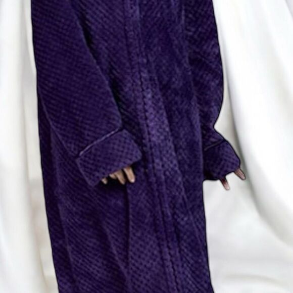 Charter Club Women’s Plush Zig Zag Zipper Robe in the Size Large in Deep Purple - Picture 11 of 16